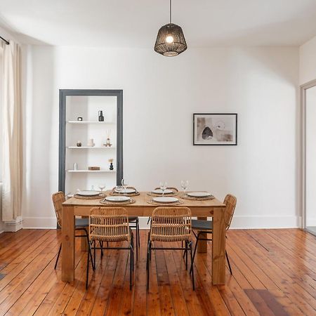 Appartement Spacieux Et Chaleureux Coeur De Ville Chambéry Exteriér fotografie