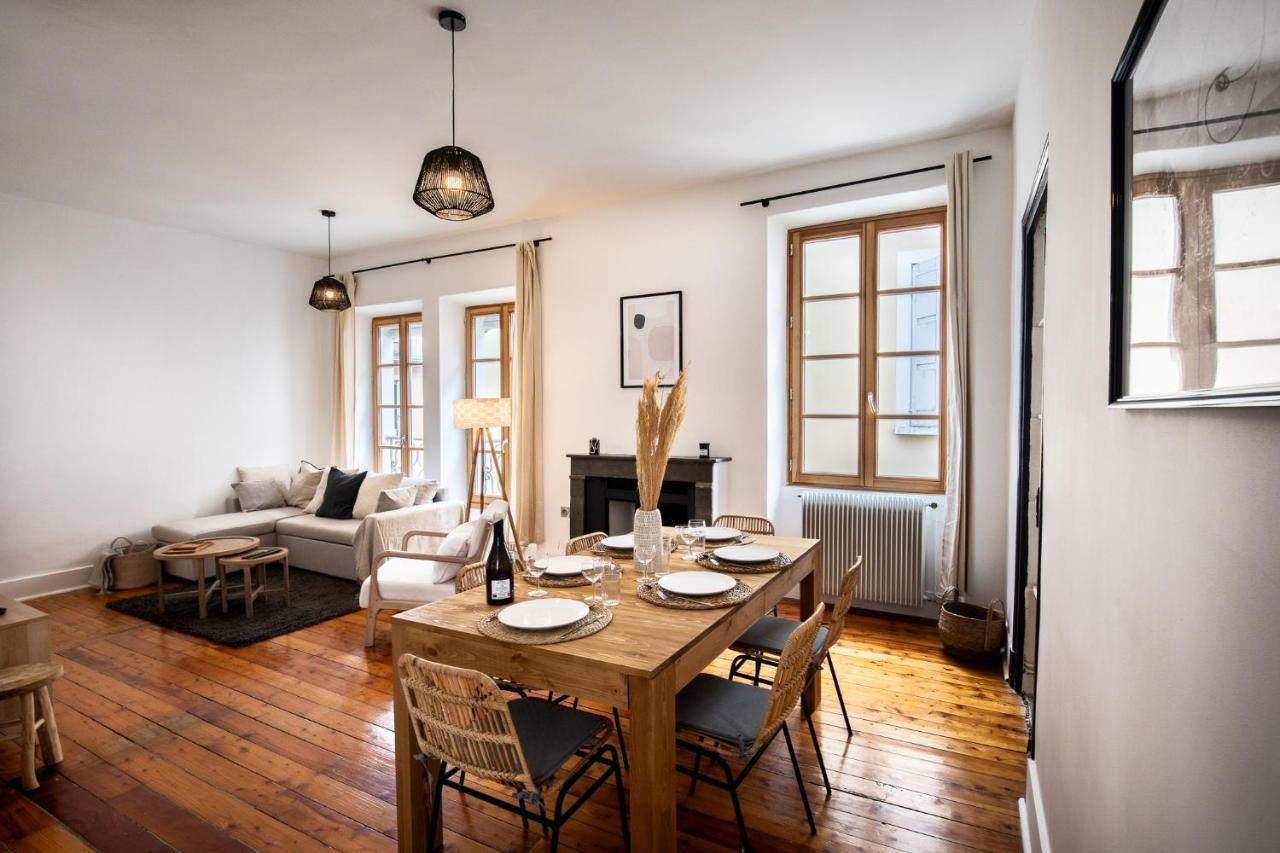 Appartement Spacieux Et Chaleureux Coeur De Ville Chambéry Exteriér fotografie