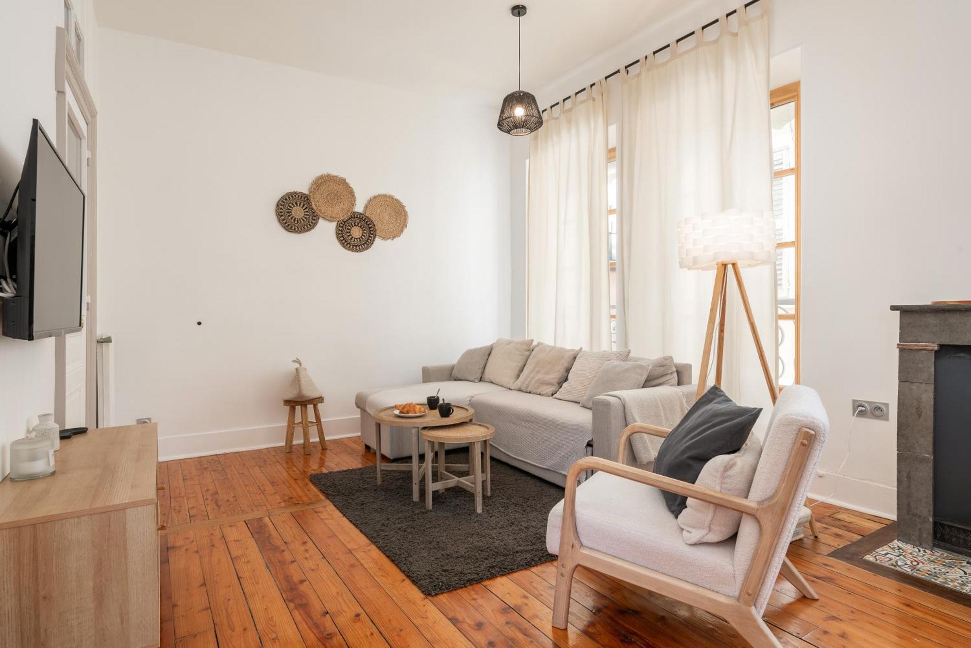 Appartement Spacieux Et Chaleureux Coeur De Ville Chambéry Exteriér fotografie