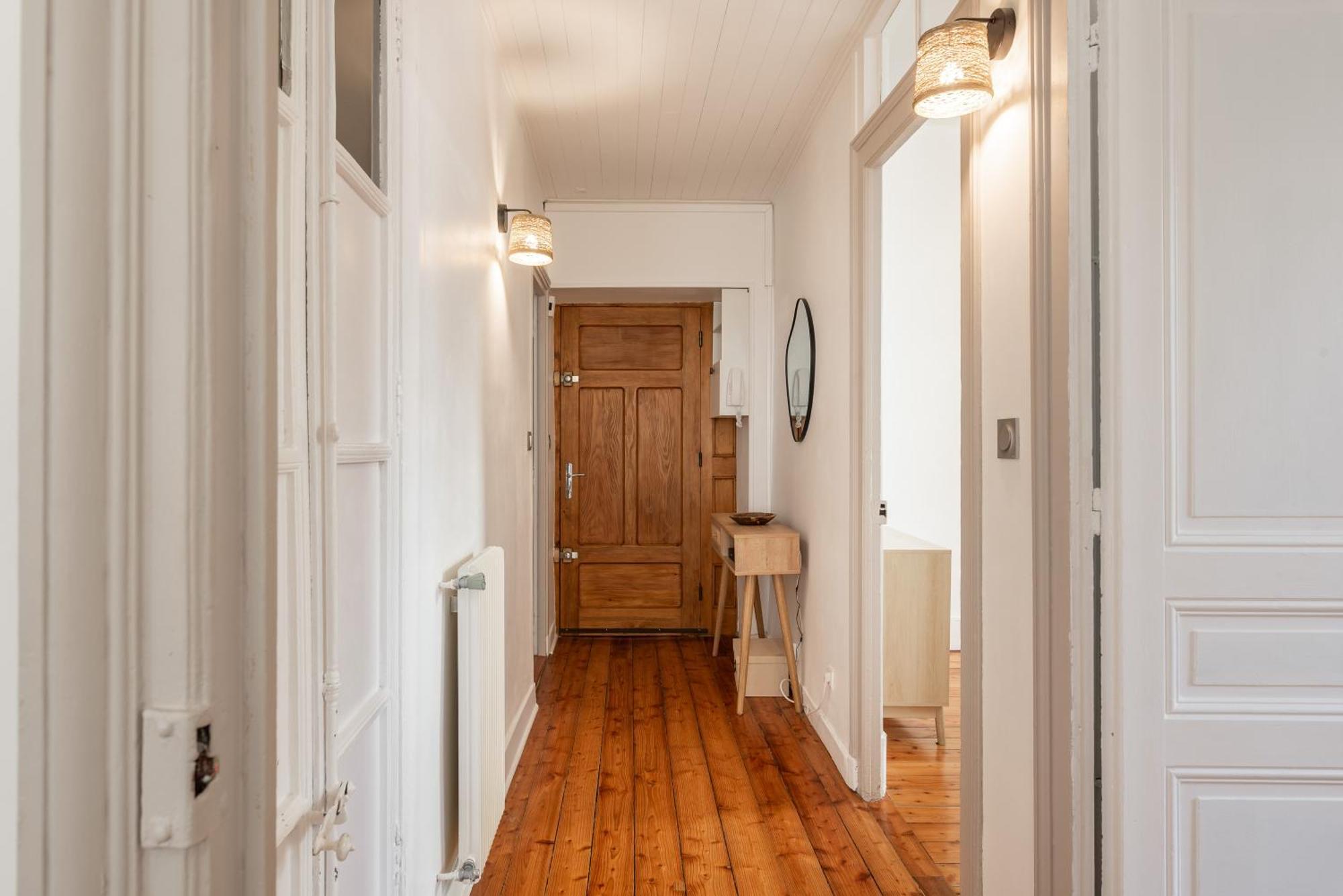 Appartement Spacieux Et Chaleureux Coeur De Ville Chambéry Exteriér fotografie